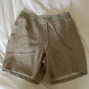 Men’s Lululemon At Ease Shorts 7”